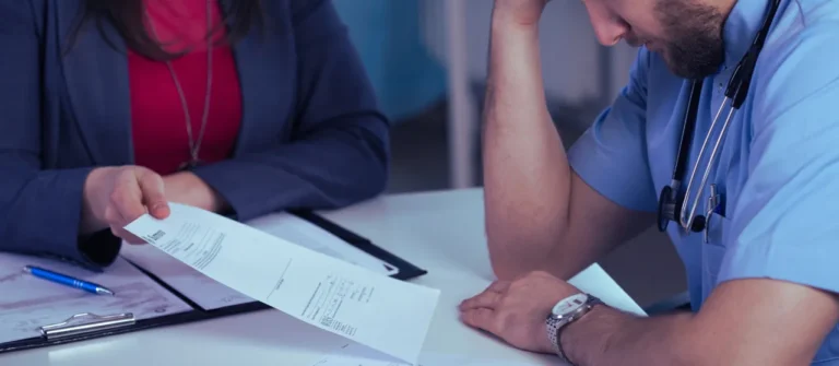 Prawnik w walce o odszkodowanie za błąd medyczny – dlaczego warto skorzystać z pomocy specjalisty?