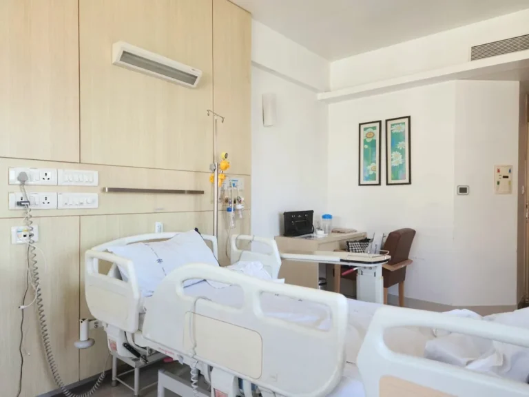 Wynajem łóżka rehabilitacyjnego - 3 rzeczy, o których musisz wiedzieć przed podjęciem decyzji